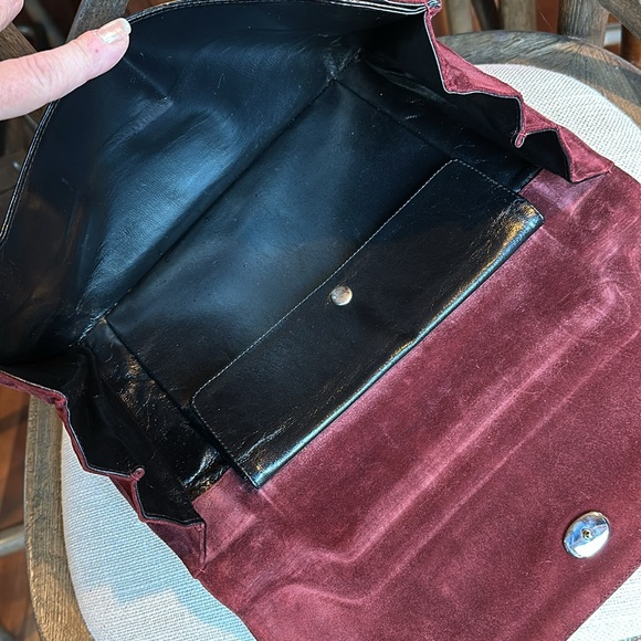 Chic Vintage Red Suede clutch black leather & satin interior - Picture 6 of 8